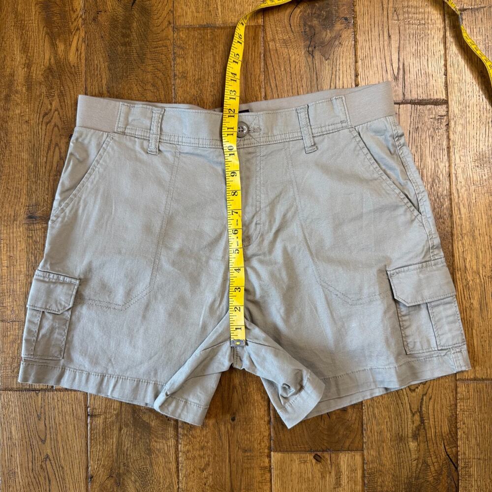 Lee Womens Chino Shorts Stretch Cargo Pocket Flat Front Size 12 M Khaki - Picture 4 of 7